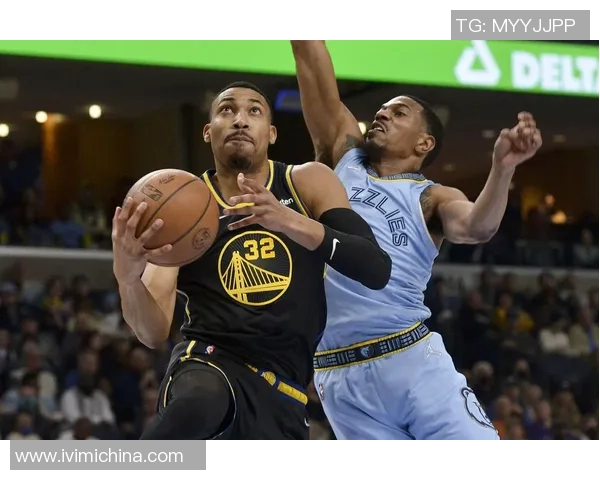 NBA西部半决赛首战鹈鹕对决勇士精彩瞬间回顾与赛后分析