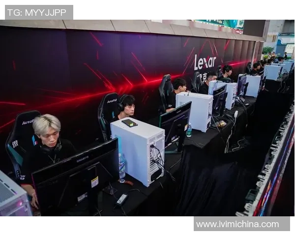 与Z代代同频共振!雷鸟显示器露脸英豪联盟学校嘉年华,携手深耕电竞生态 与Z代代同频共振!雷鸟显示器露脸英豪联盟学校嘉年华,携手深耕电竞生态